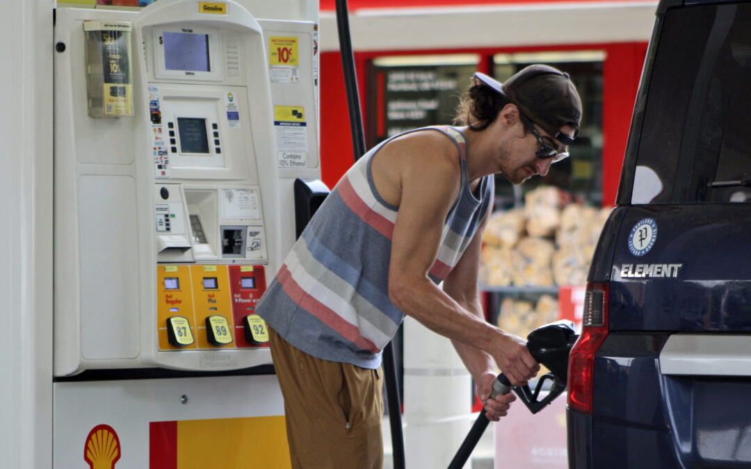 Real-world mileage standard for new vehicles rising to 38 mpg in 2031 under new Biden rule